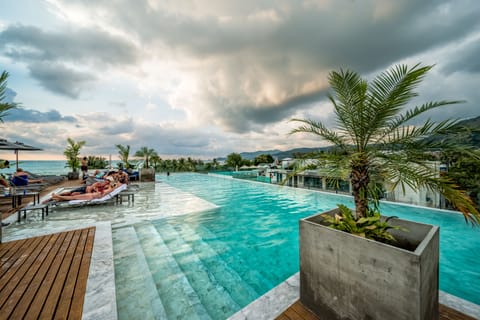 Outdoor pool, sun loungers