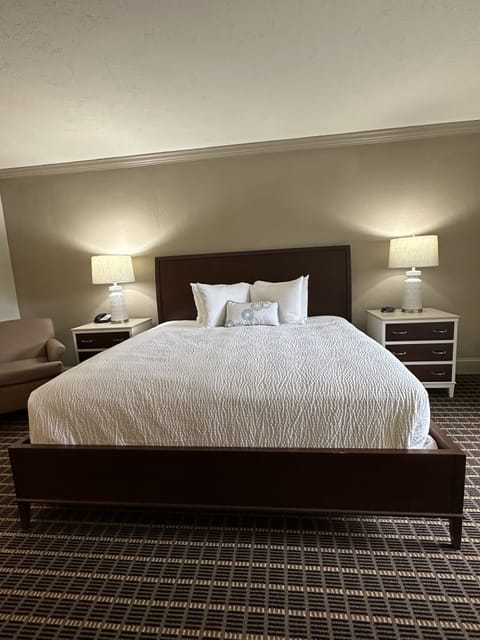 Resort View King Room | Premium bedding, in-room safe, desk, laptop workspace