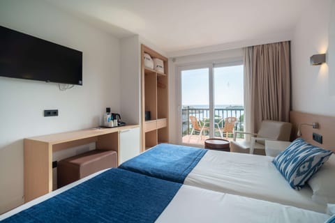 Twin Room, Balcony, Sea View | Desk, blackout drapes, free WiFi, bed sheets