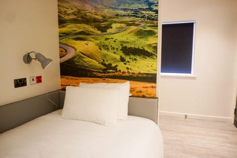 Standard Double Room, Accessible | Desk, free WiFi