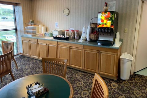 Free daily continental breakfast