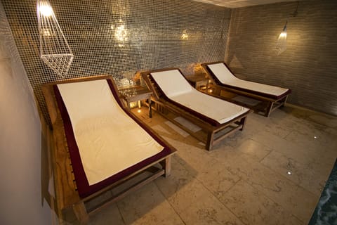 Sauna, spa tub, steam room, Turkish bath, aromatherapy, body scrubs