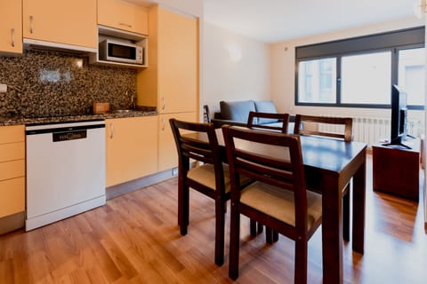 Apartment, 2 Bedrooms | Private kitchen | Full-size fridge, microwave, oven, stovetop