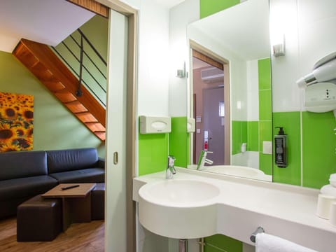 Double Room, 1 Double Bed with Sofa bed (Privilege) | Bathroom | Shower, eco-friendly toiletries, hair dryer, towels