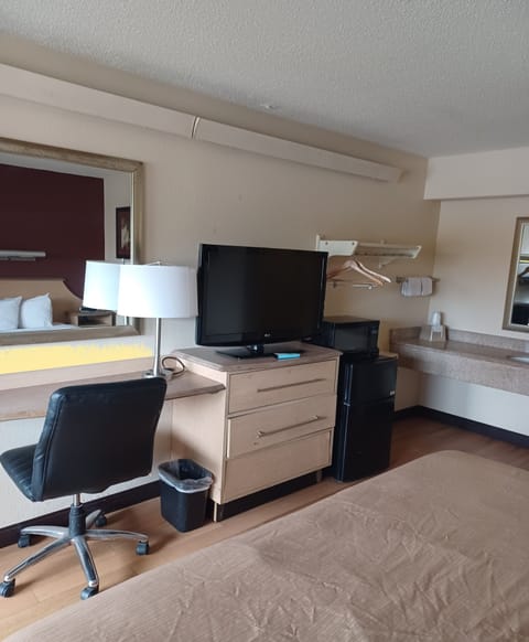 In-room safe, desk, laptop workspace, blackout drapes