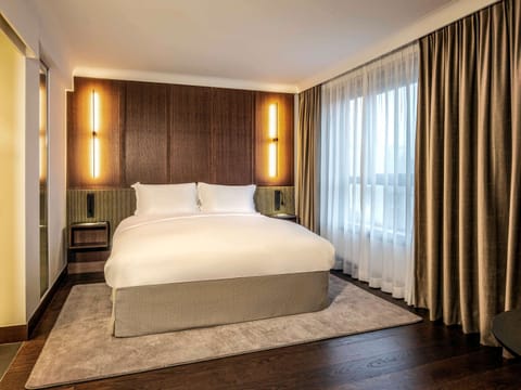 Suite, 1 King Bed, Garden View (Botanic) | Premium bedding, down comforters, pillowtop beds, free minibar