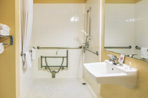 Room, 1 King Bed, Accessible, Non Smoking | Bathroom | Combined shower/tub, hair dryer, towels