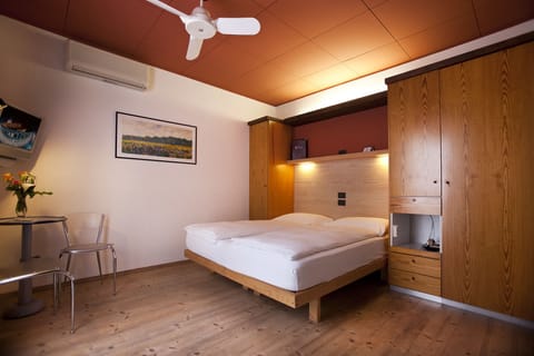 Double Room, 1 Queen Bed, Balcony | In-room safe, free WiFi, bed sheets