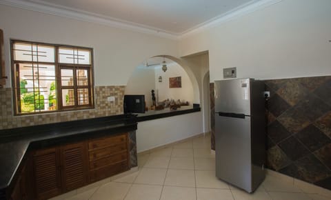 Fridge, microwave, coffee/tea maker, electric kettle