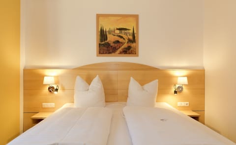 Double or Twin Room, Non Smoking | Premium bedding, minibar, in-room safe, desk