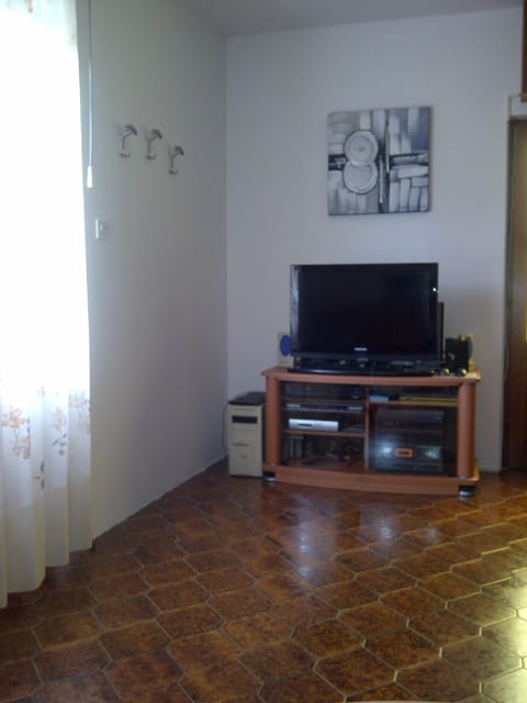 Apartment, 2 Bedrooms, Terrace (A1) | Living area | 60-cm TV with satellite channels