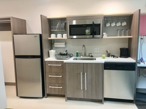 Fridge, microwave, dishwasher, coffee/tea maker