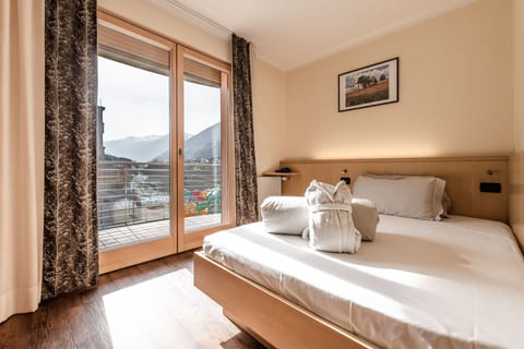 Basic Single Room | Minibar, in-room safe, desk, free WiFi