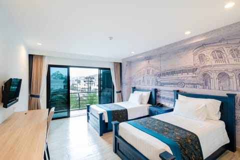 Grand Deluxe Room | In-room safe, blackout drapes, soundproofing, iron/ironing board