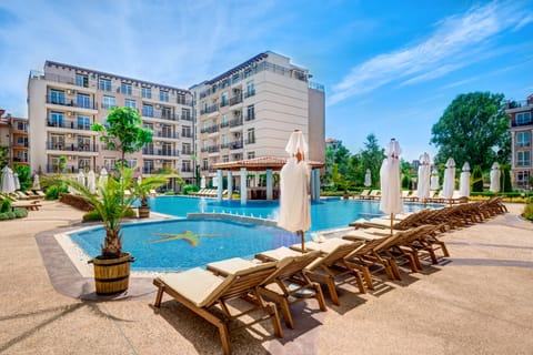 Indoor pool, seasonal outdoor pool, sun loungers