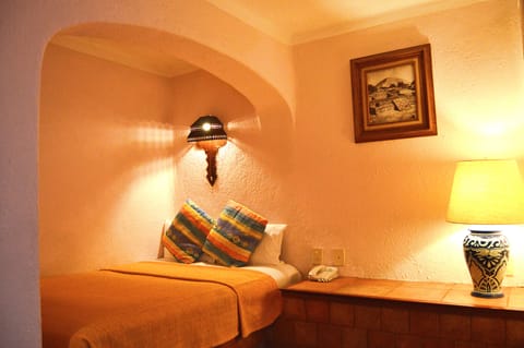 Standard Room | In-room safe, desk