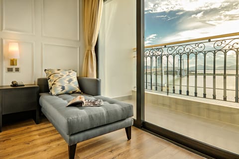 Deluxe Twin Room, Balcony, Bay View | Balcony