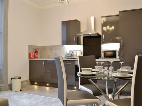 Luxury Apartment, 2 Bedrooms | Private kitchen | Electric kettle