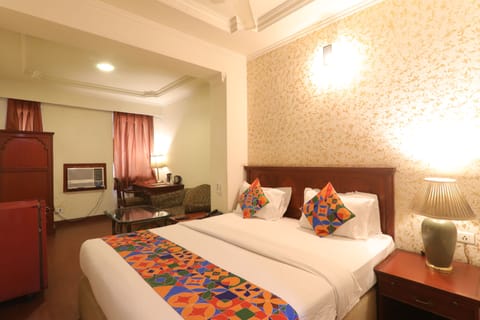 Club Room, 1 Double Bed | Premium bedding, minibar, in-room safe, desk