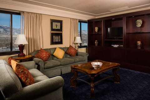 Suite, 1 King Bed with Sofa bed, Non Smoking, Mountain View (One-Bedroom, Founders) | Room amenity