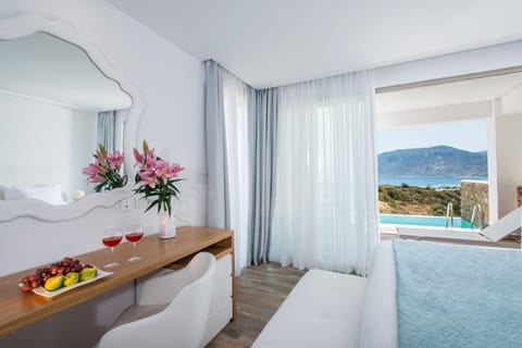 Junior Suite, 2 Twin Beds, Private Pool, Sea View | 1 bedroom, premium bedding, minibar, in-room safe