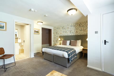 Superior Double Room, 1 Double Bed | Individually decorated, individually furnished, desk, iron/ironing board