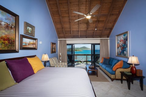 Duplex, Beach View | Premium bedding, down comforters, in-room safe, laptop workspace