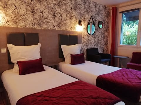 Standard Twin Room | Individually decorated, desk, free WiFi, bed sheets