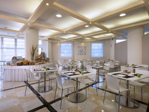 Daily buffet breakfast (EUR 6 per person)