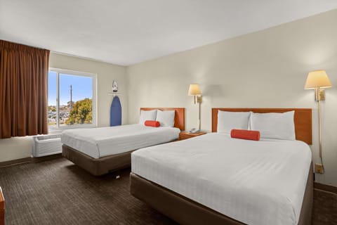 Deluxe Room, 2 Queen Beds | Property amenity