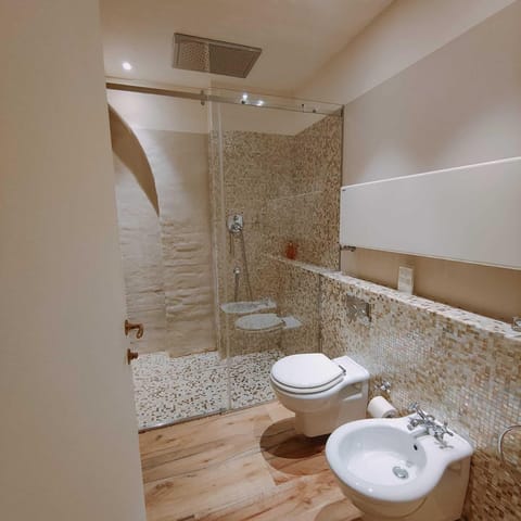 Double or Twin Room | Bathroom | Shower, rainfall showerhead, hair dryer, bidet