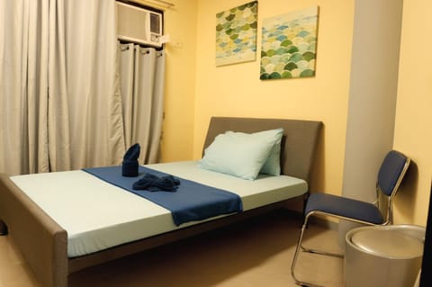 Private Room for 2 | Premium bedding, desk, free WiFi, bed sheets