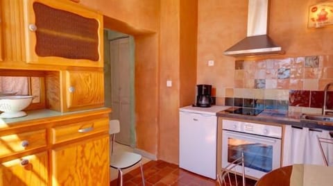 Standard Apartment (Romarin) | Private kitchen