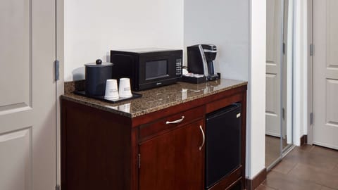 In-room safe, desk, laptop workspace, iron/ironing board