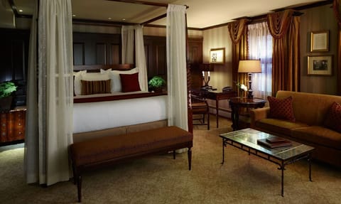 Superior Room, 1 King Bed | Frette Italian sheets, premium bedding, down comforters, minibar