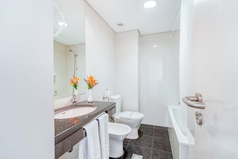 Basic Twin Room, Garden View | Bathroom | Combined shower/tub, deep soaking tub, free toiletries, hair dryer