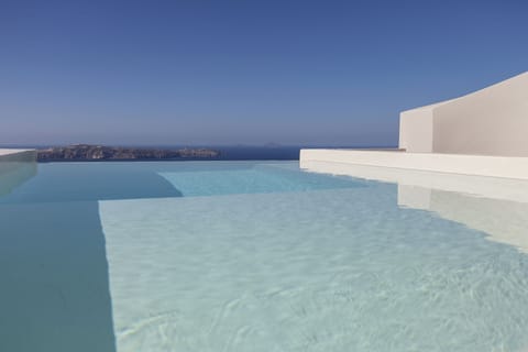 Infinity pool