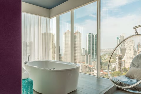 Wow Suite, Suite, 1 King Bed, City View | Bathroom | Free toiletries, hair dryer, towels