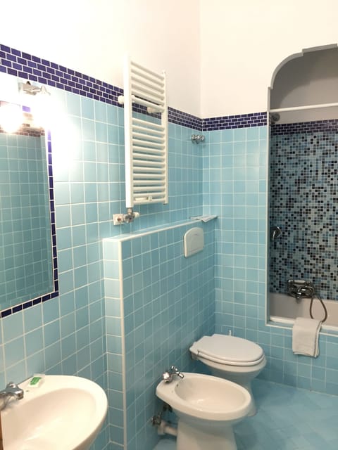 Superior Double Room, Balcony | Bathroom shower