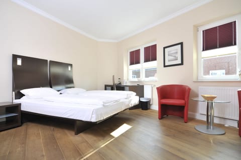 Double Room | In-room safe, desk, rollaway beds, free WiFi