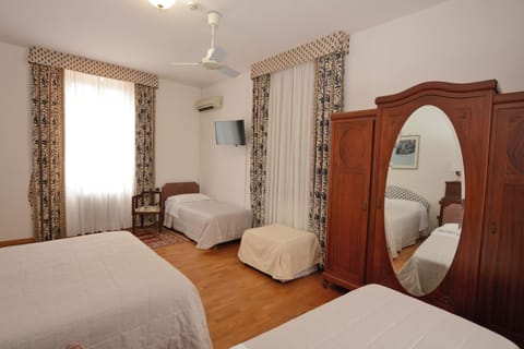 Junior Suite | Desk, cribs/infant beds, rollaway beds, free WiFi