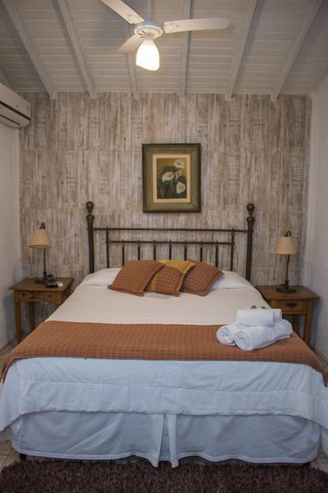 Suite | Minibar, blackout drapes, free WiFi