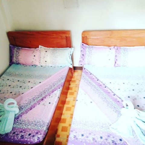 Economy Quadruple Room | Desk, free WiFi, bed sheets