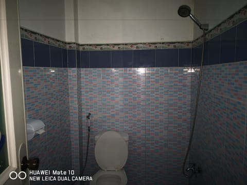 Basic Apartment, 1 Bedroom, Private Bathroom, Ground Floor | Bathroom | Shower, free toiletries, bidet, towels