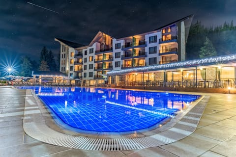 Indoor pool, outdoor pool