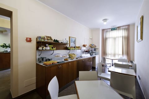 Daily buffet breakfast (EUR 5.00 per person)