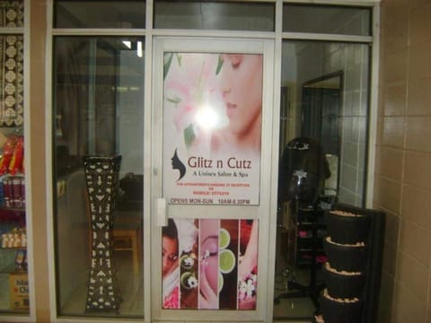 Couples treatment rooms, manicures and pedicures, massages