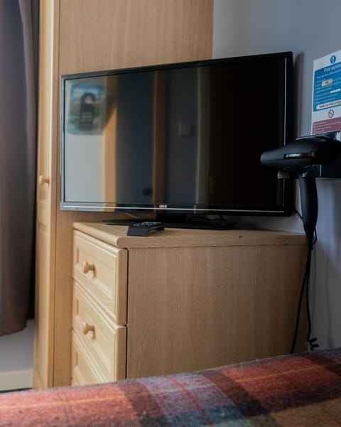 Single Room, Sea View | Iron/ironing board, free WiFi