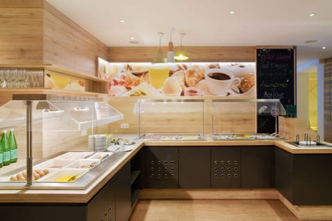 Daily buffet breakfast (EUR 19 per person)