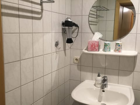 Double Room | Bathroom | Shower, hair dryer, towels